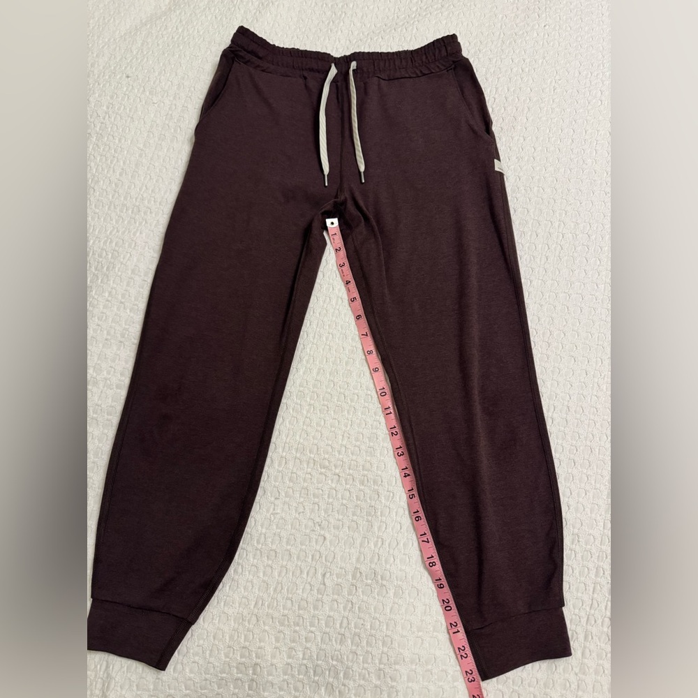Vuori Women's Performance Joggers in Java Heather - image 4